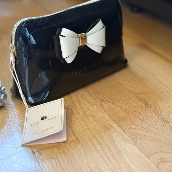Ted Baker Glossy Black Clutch with White Bow - Picture 7 of 10